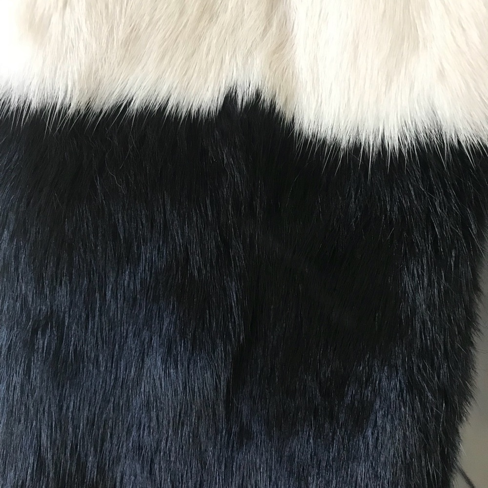 Love Token Rabbit Fur Vest - Picture 4 of 6